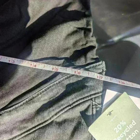 H&M Mama Maternity Super Soft Ankle Skinny Jeans -  size Large NWT - Picture 6 of 6